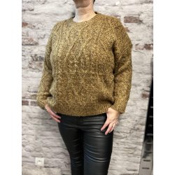 Pull épais en maille torsadée camel femme généreuse