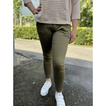 Pantalon vert kaki coupe slim femme